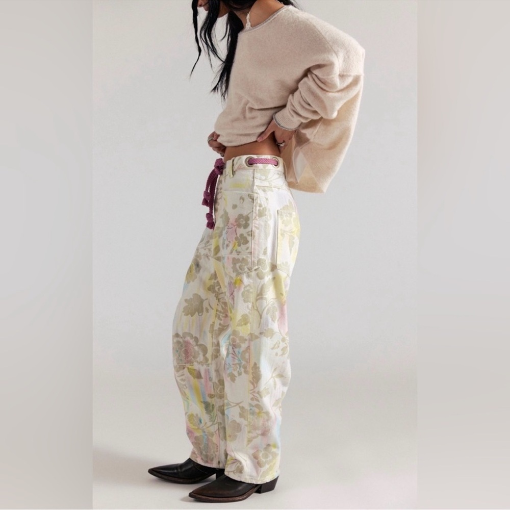 NWT We The Free People Moxie Printed Floral Flocked Barrel Jeans Size 27 w/ Belt - Picture 8 of 13